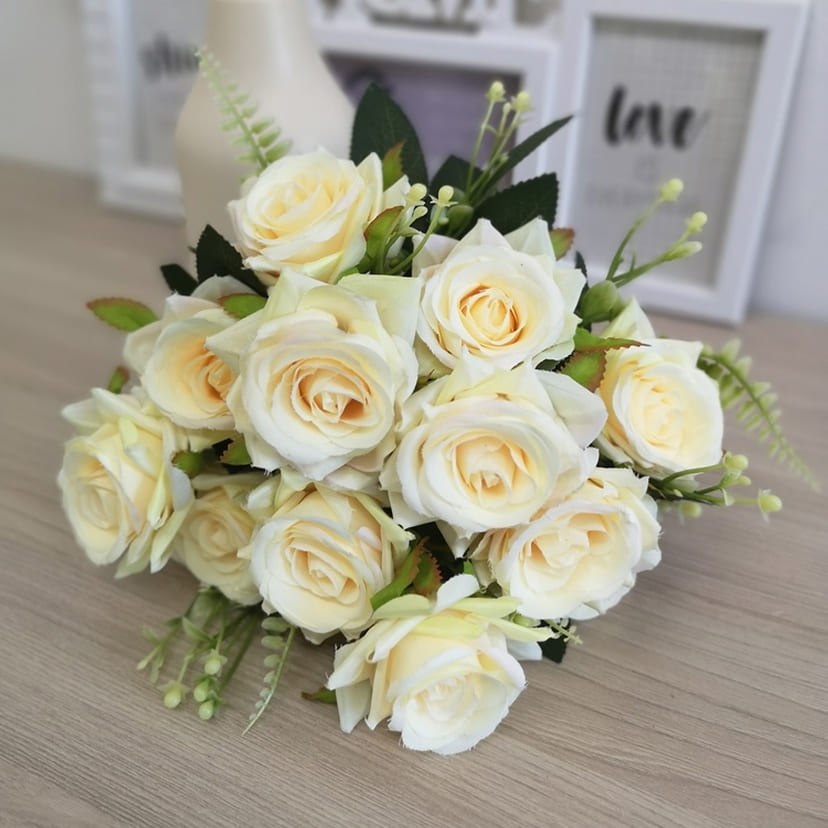 Искусственные цветы в Твери | Цветы искусственные «Розы острые», молочно-персиковые, букет