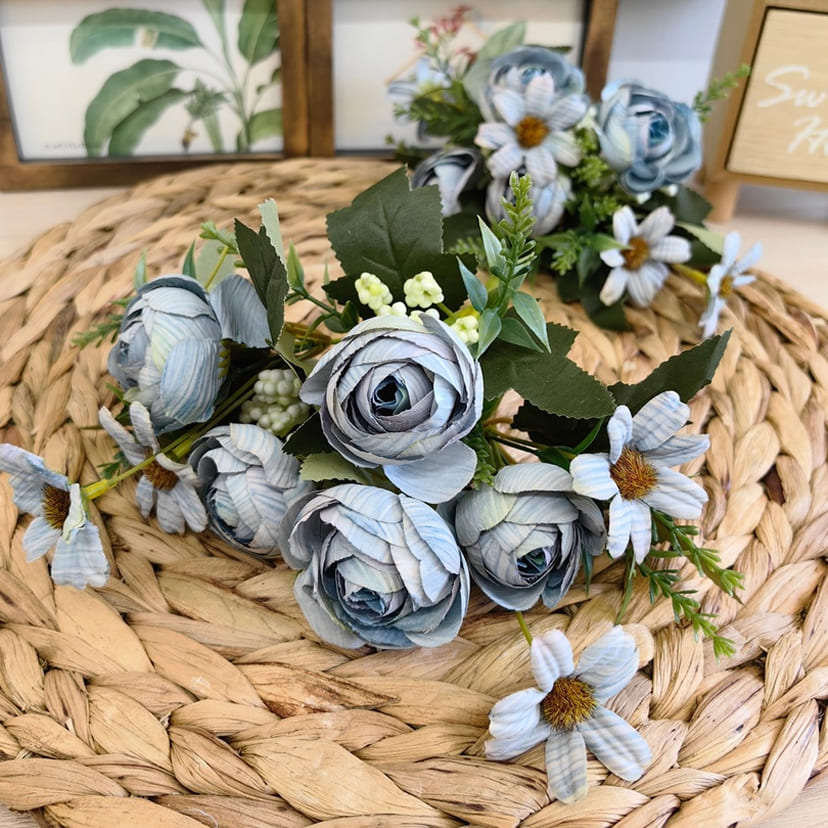 Искусственные цветы в Твери | Цветы искусственные «Камелии с мелкоцветом», голубые, букет